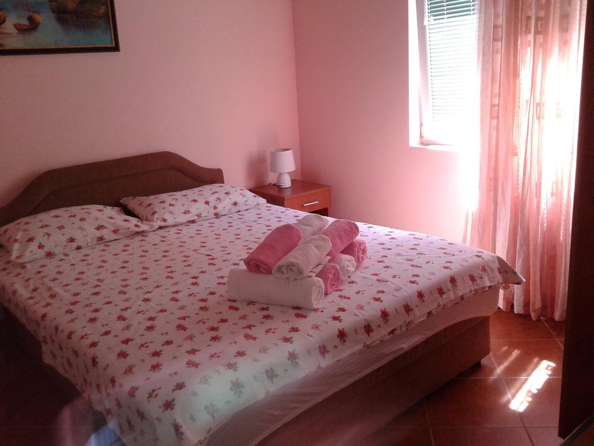 Apartments Tasija Тиват Экстерьер фото