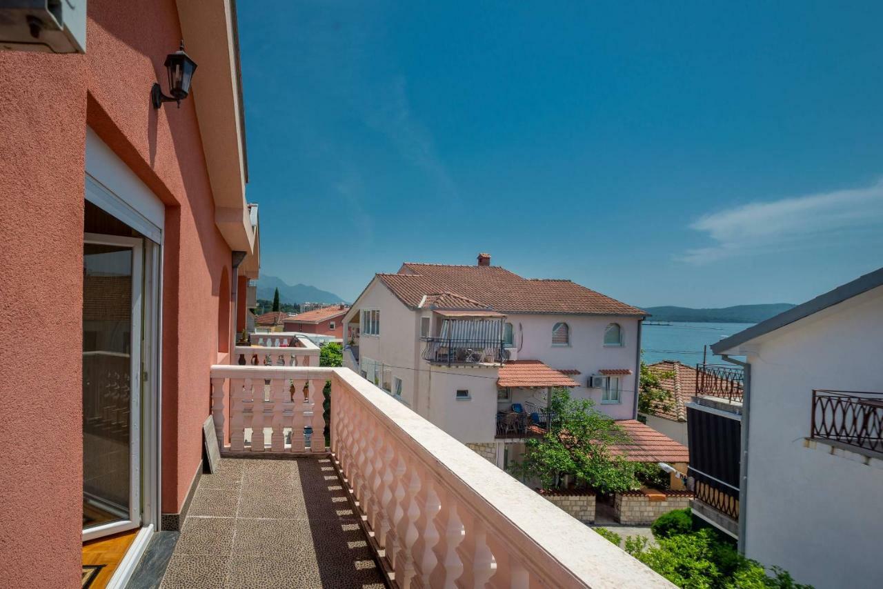 Apartments Tasija Тиват Экстерьер фото