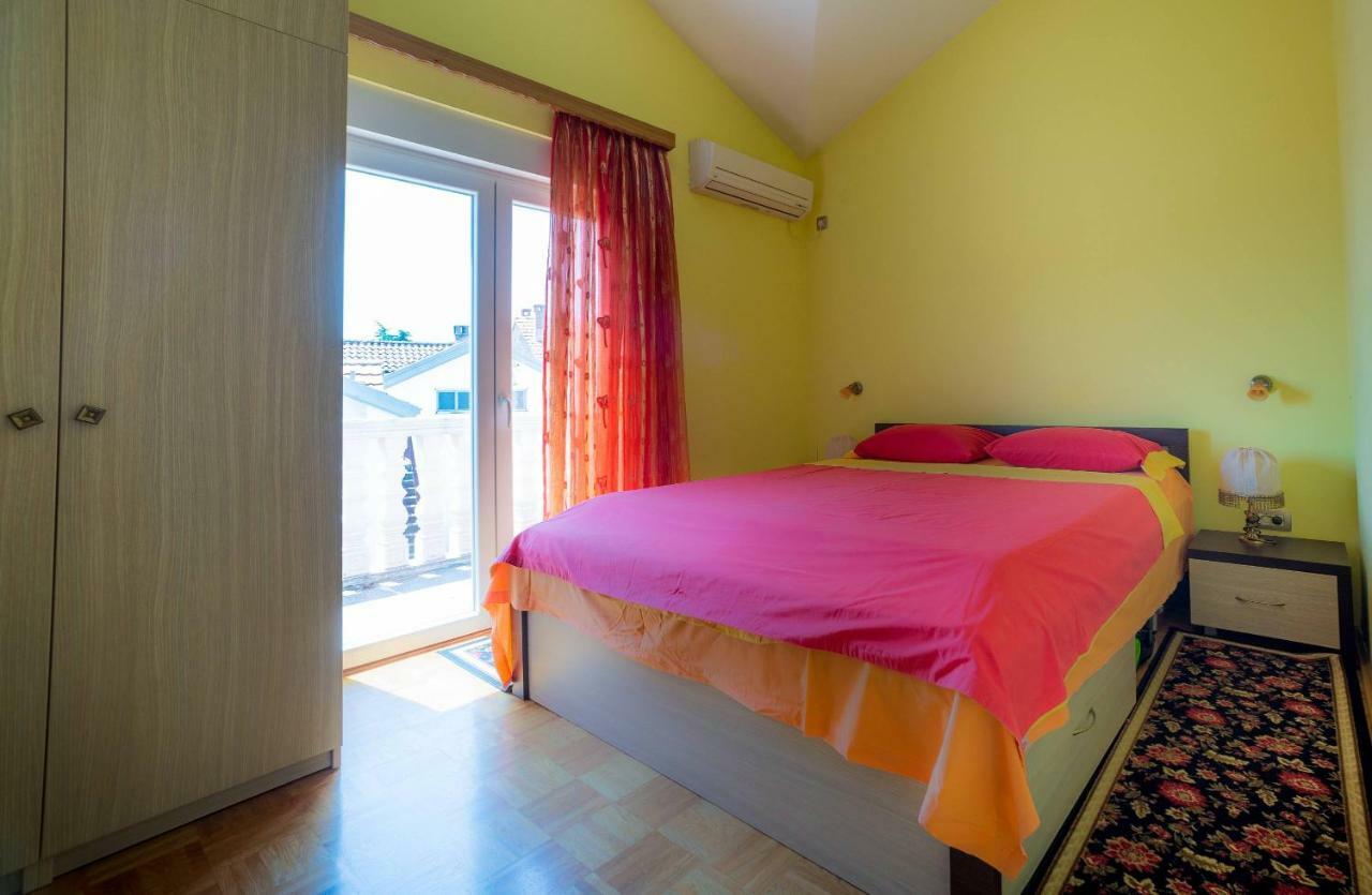 Apartments Tasija Тиват Экстерьер фото