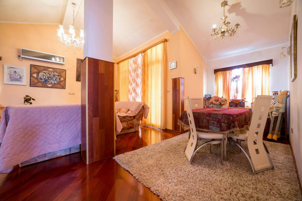 Apartments Tasija Тиват Экстерьер фото